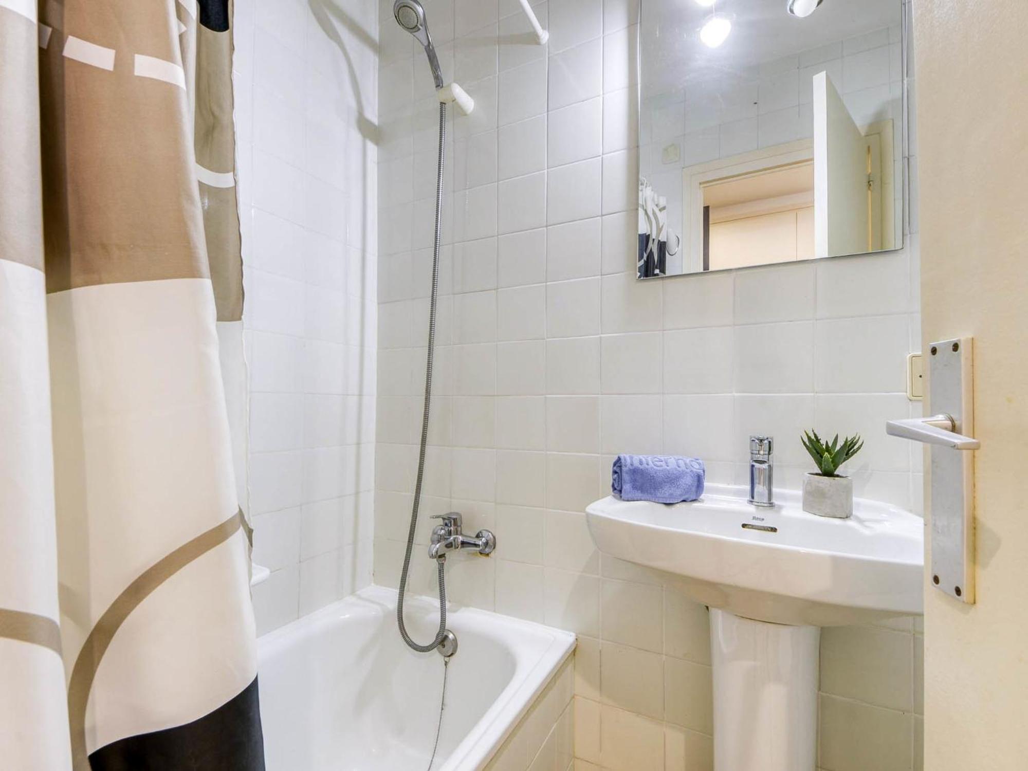 Mismar-12 By Interhome *